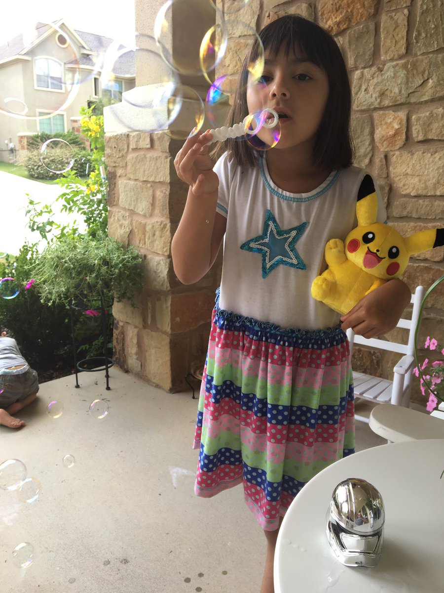 ELIX11_sw's tweet photo. Blowing bubbles with Captain Phasma and Pikachu https://t.co/aSB5nefsl4