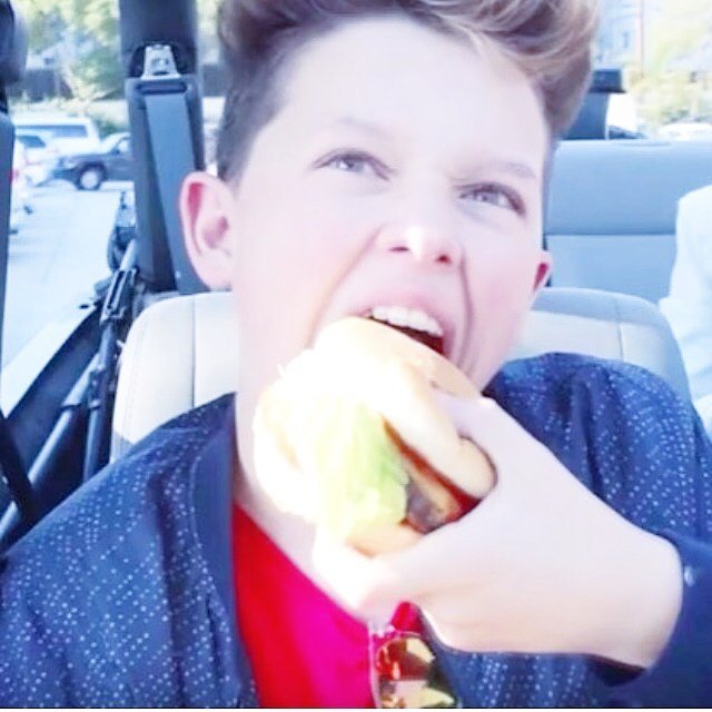 xeviixx's tweet photo. There are 2 types of Jacob 😂❤Last picture coming rn😊💗@jacobsartorius ❤ https://t.co/Xe4KdEYymE