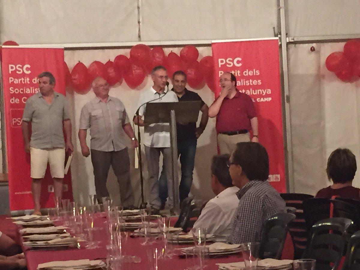 Parlon #apeudecarrer #interioriseguretatpública (@nuriaparlon) on Twitter photo Moment emotiu al sopar d'estiu de la <a href="/pscselvadelcamp/">PSC LaSelvadelCamp</a> homenatge als militants històrics <a href="/socialistes_cat/">Socialistes PSC/❤</a> Moment emotiu al sopar d'estiu de la <a href="/pscselvadelcamp/">PSC LaSelvadelCamp</a> homenatge als militants històrics <a href="/socialistes_cat/">Socialistes PSC/❤</a>