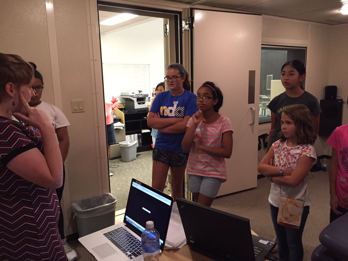CincyMuseum's tweet photo. 🏥 #STEMgirls met the women saving lives everyday at @CincyChildrens. Plus tour &amp; activities! https://t.co/F7c9MjYO2C https://t.co/8bDgPt1y9W