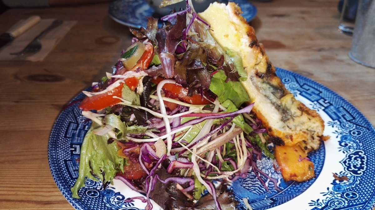 Helenmsovereign's tweet photo. Thanks for fabulous lunch today @rocketfood good to see you guys 😀 https://t.co/TkOKS1g4t4