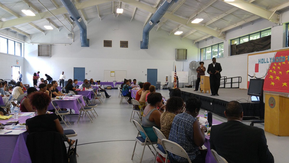 apspolicy's tweet image. Talking collective impact and family engagement with ONEAtlanta #StrongSchools @WJScottRams  @Atldepsupt @ATLsuper