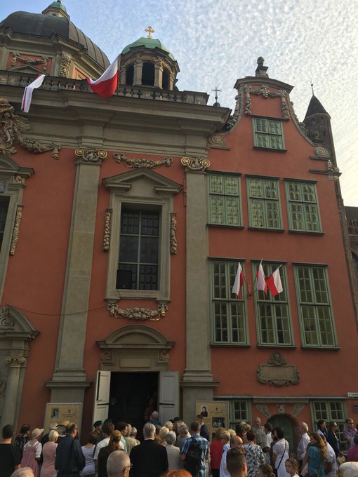 View image on Twitter