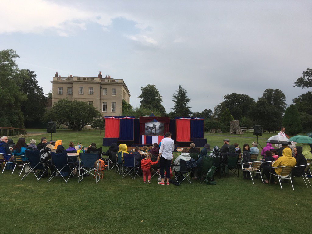 The show is about to begin <a href="/waterperry/">waterperry</a> !
<a href="/pathavers/">pat havers</a> <a href="/ArtinAction1/">Art in Action</a>