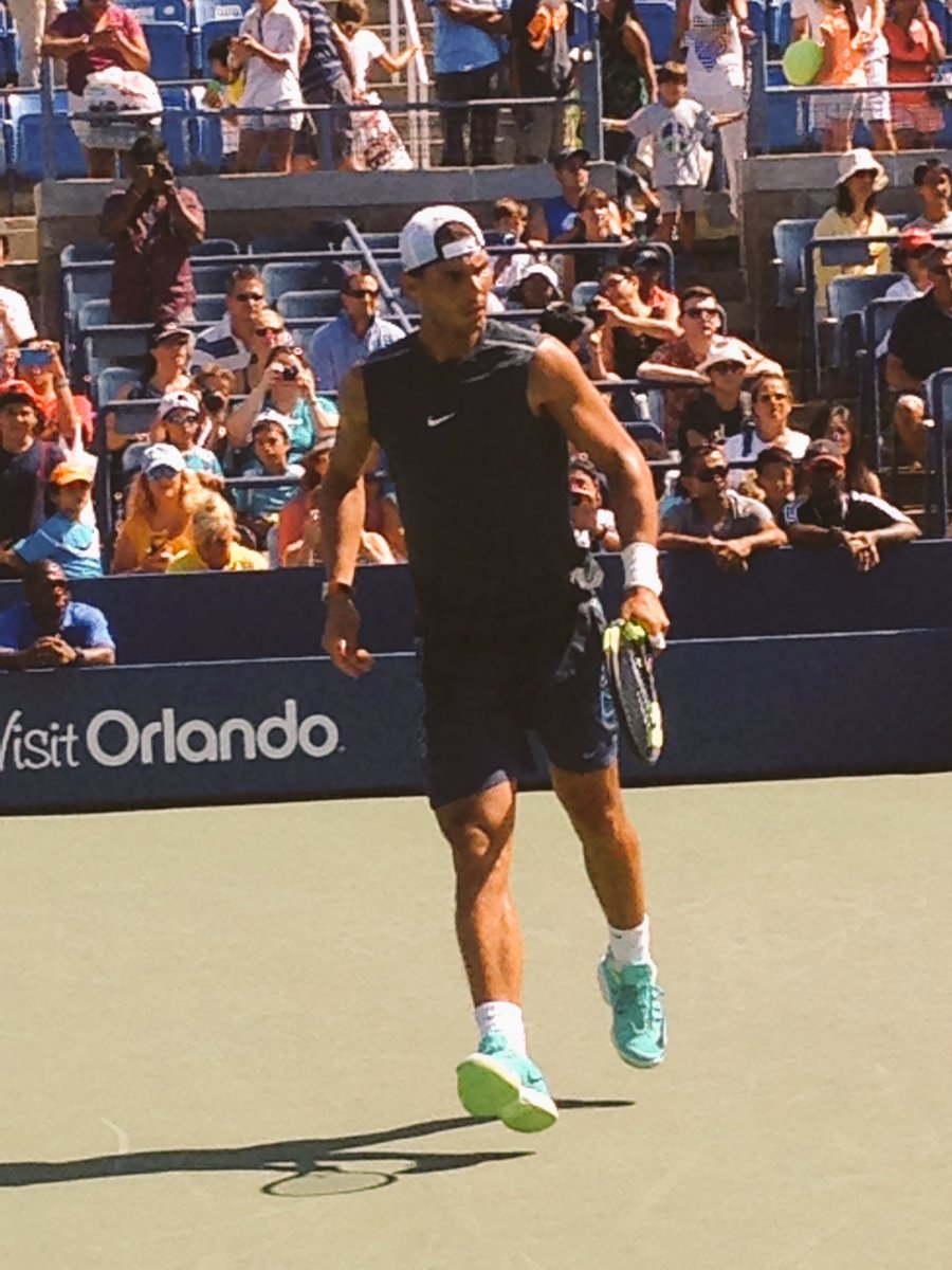 GraceCanahuati's tweet photo. Hola @RafaelNadal I see you! Having a blast @usopen on #USOpen2016 https://t.co/O6tAzAdPcE