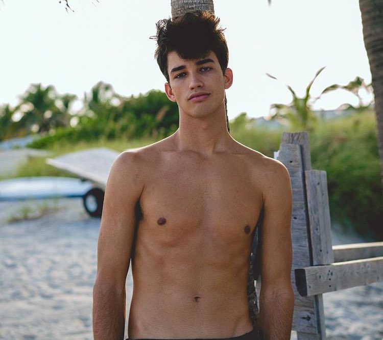 PellinBruno's tweet photo. beach day https://t.co/g93ILD6ExM