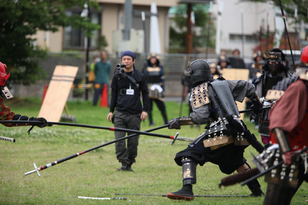 吉村英崇 朝に槍の練習するマン 3 ガチ甲冑合戦 16年の和歌山県 橋本市での真田丸攻防戦での敢闘賞の方の画像です この突撃からの刺突だけでなく 組討ちからの投げなど大活躍されました ガチ甲冑合戦 吉村英崇 朝に槍の練習するマン 3 ガチ甲冑合戦 16年の和歌山県 橋本市での真田丸攻防戦での敢闘賞の方の画像です この突撃からの刺突だけでなく 組討ちからの投げなど大活躍されました ガチ甲冑合戦