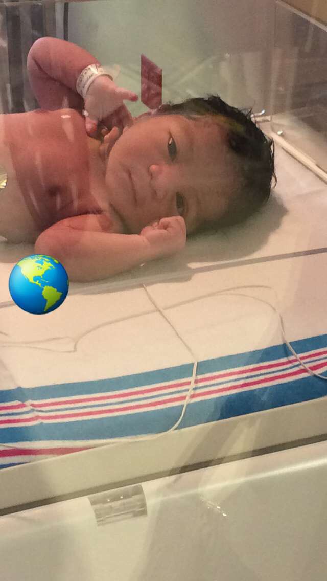 fforeignnn's tweet image. Every single little moment , just know that mommy right by your side❤️ . Promises🙈😊.. TristenAmirHarris❤️❤️