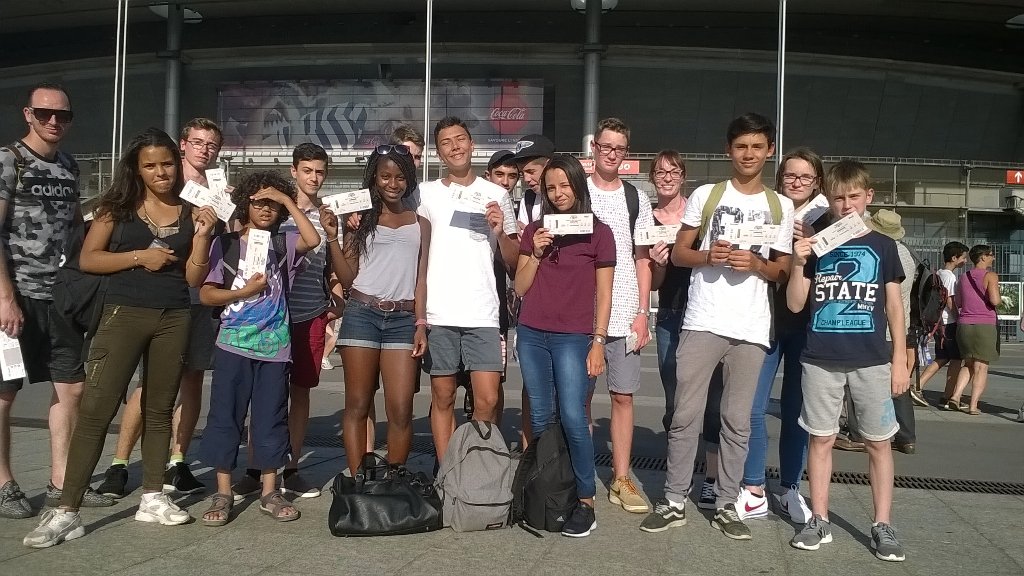 MSAJeunes's tweet photo. MSAJeunes au stade de France!! https://t.co/FiucZYaYrU