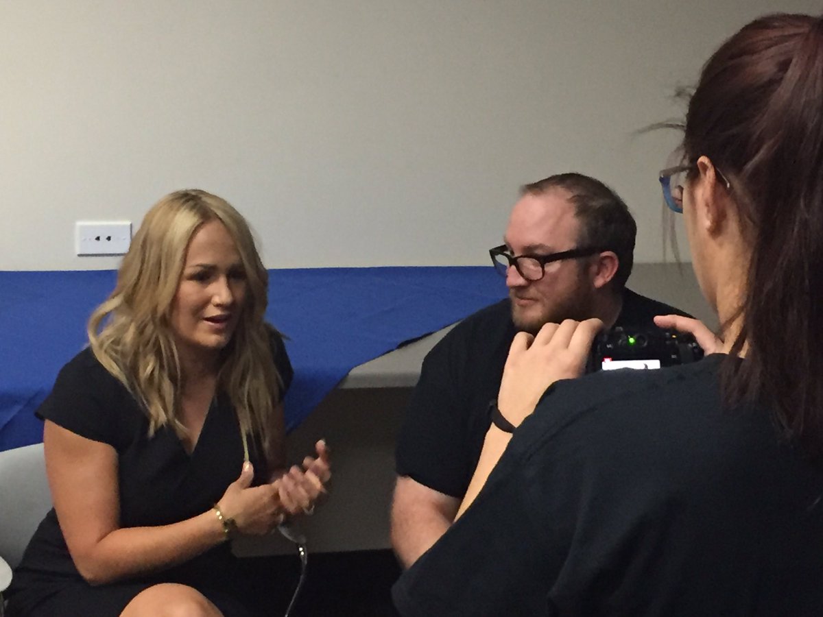 timharan's tweet photo. USANA's own @DaveBakerUSANA chatting with sportscaster @JennBrown backstage! #USANA16 https://t.co/nbbSLVOTnm