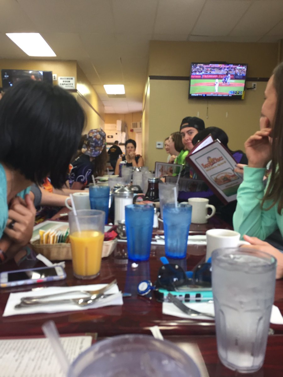 PHX_Uprising's tweet photo. Team breakfast! #happydiner #socalsectionals https://t.co/WGzBrkxNnk