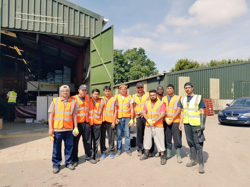 Jariullah_Adnan's tweet photo. Here's what we do at my mosque. City clean ups. Blood drives. Interfaith events. #NotInMyMosque https://t.co/ihiJc7TUMo