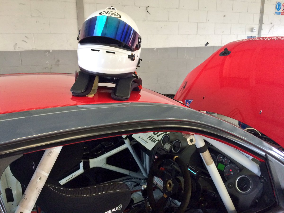CPUGH_RACING's tweet photo. @SilverstoneUK rain rain rain..... Keeps things interesting https://t.co/4KV8KHWcPp