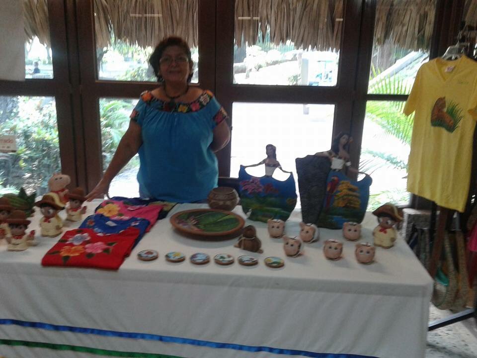 Hoy en <a href="/Museo_LaVenta/">Parque-MuseoLaVenta</a> la artesana Rosario Canepa dando a conocer sus artesanías no te la pierdas <a href="/ComSoc_Tab/">Com. Social Tabasco</a>