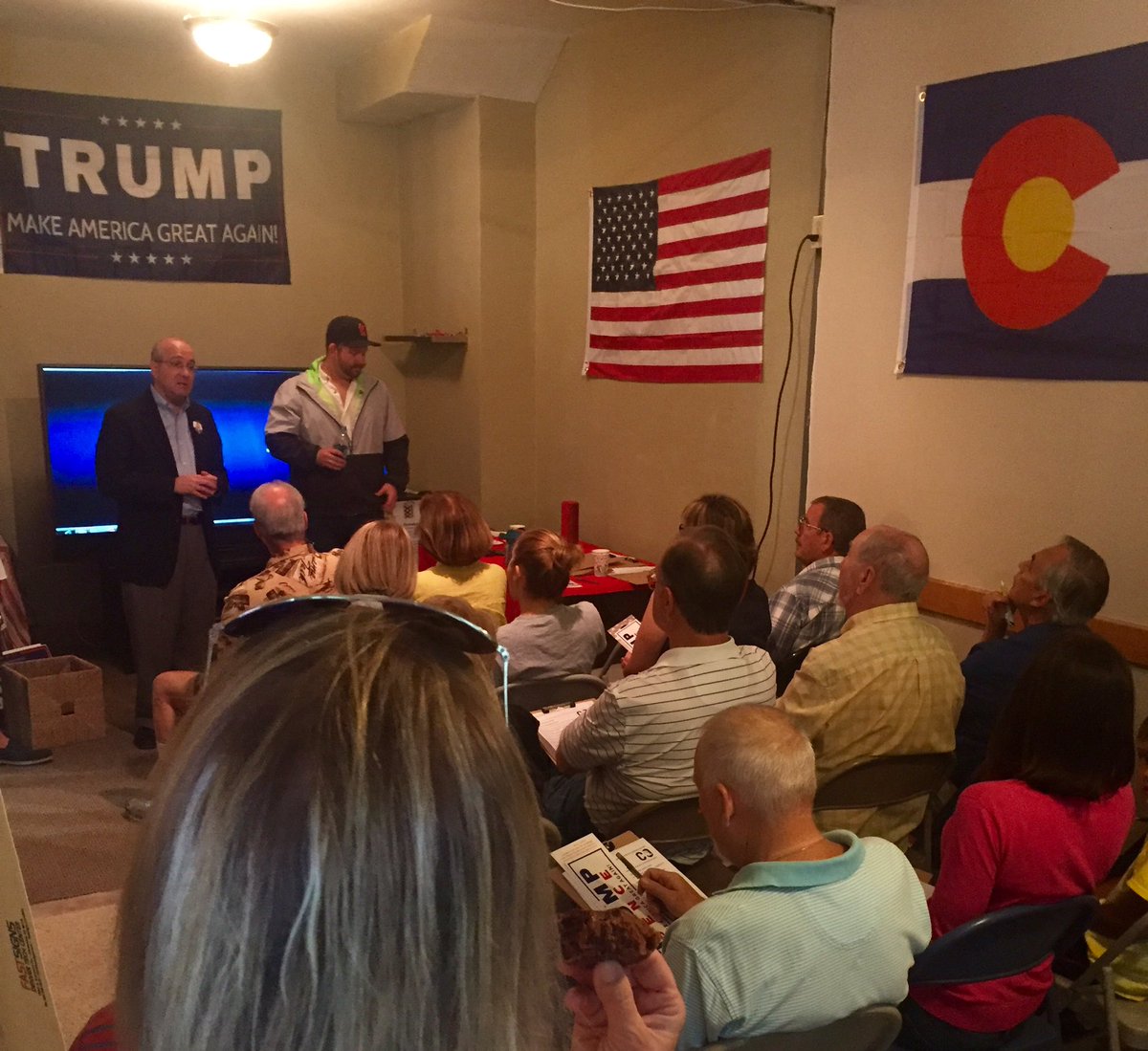 IanDale49's tweet photo. @patrickdavis86 with packed house of Denver vols ready to knock doors for @realDonaldTrump #LeadRight2016 #COsquad https://t.co/NLnFFtUjJs