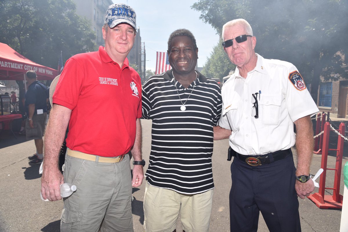 FDNY's tweet photo. We're having a great time at the #FDNY Block Party! Join us at #Engine92 #Ladder44 1259 Morris Ave #Bronx until 4pm https://t.co/ko8INVTBUl