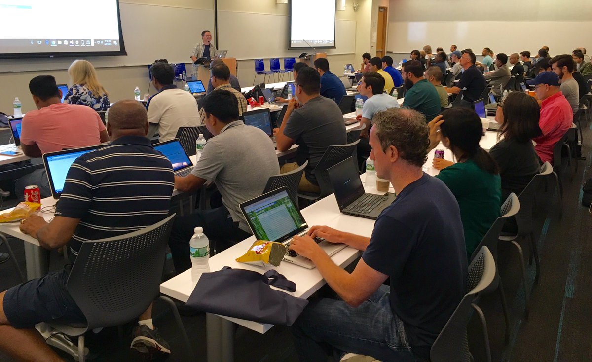 JaymeSingleton1's tweet image. Time for lab at #XamarinDevDays New York with @anotherlab