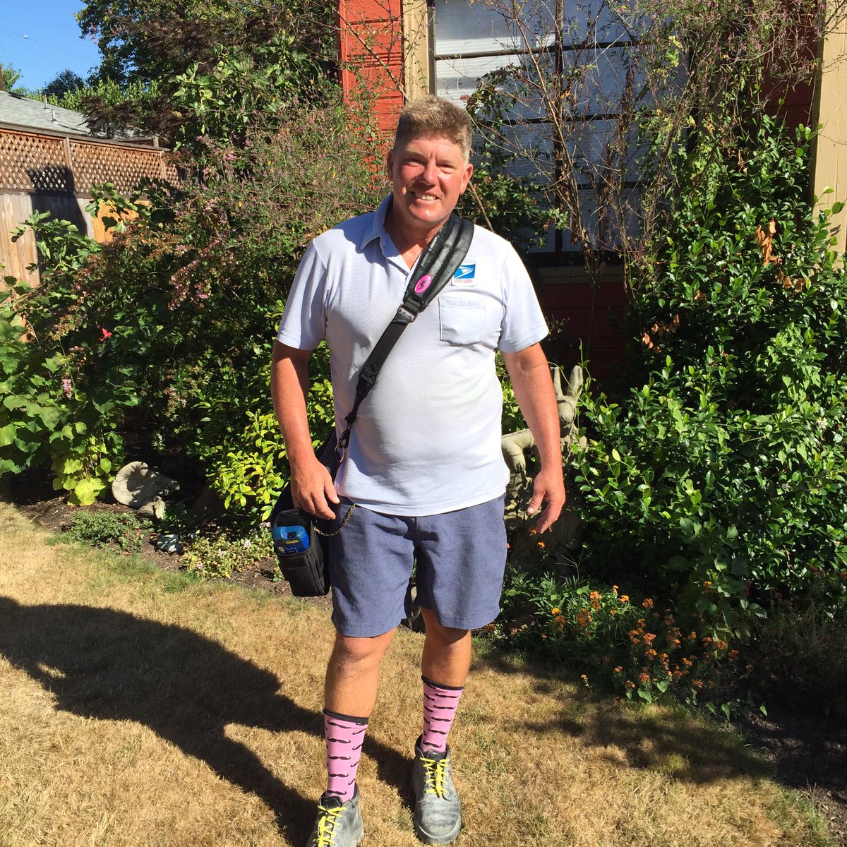 nickisnpdx's tweet photo. mailman Ben &amp; his playa boots leave for #BurningMan today! #pinksocks #GWIcancer #GSD 🔥🔥🔥 https://t.co/LUpnyL7yQa