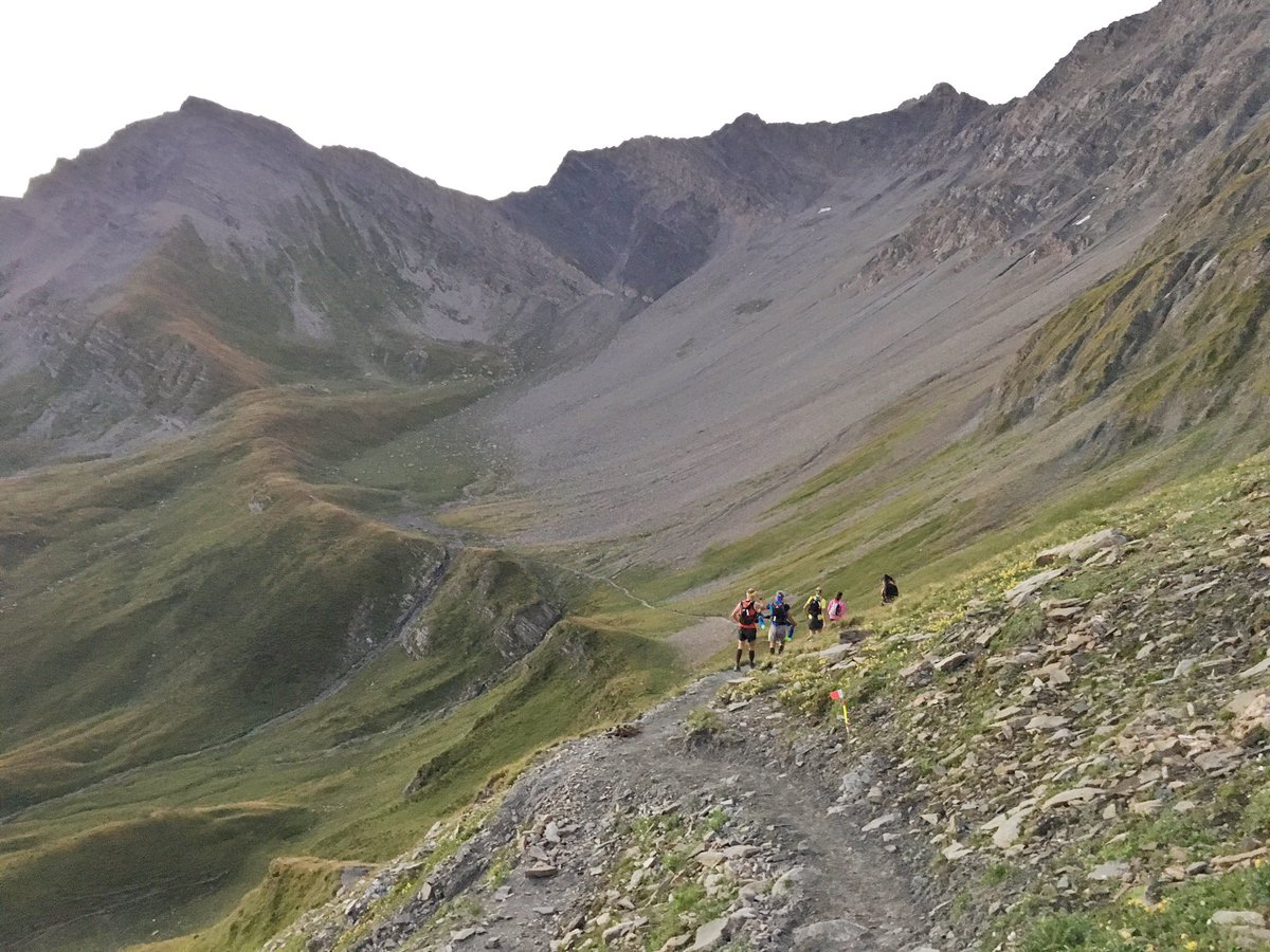 matt_wilson_run's tweet photo. Some epic views to be seen on my UTMB. Views this morning were something else. https://t.co/t2hCXl6Gj6