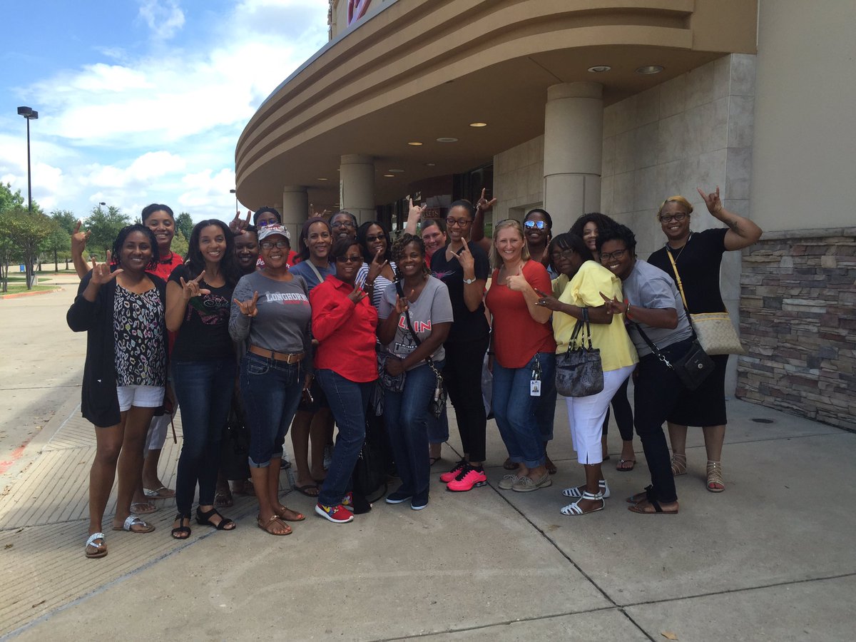 haddox_t's tweet photo. CHISD PTA Moms at the movies @PermenterCHISD @CHISDFACE1 https://t.co/ysSfUbD4S2