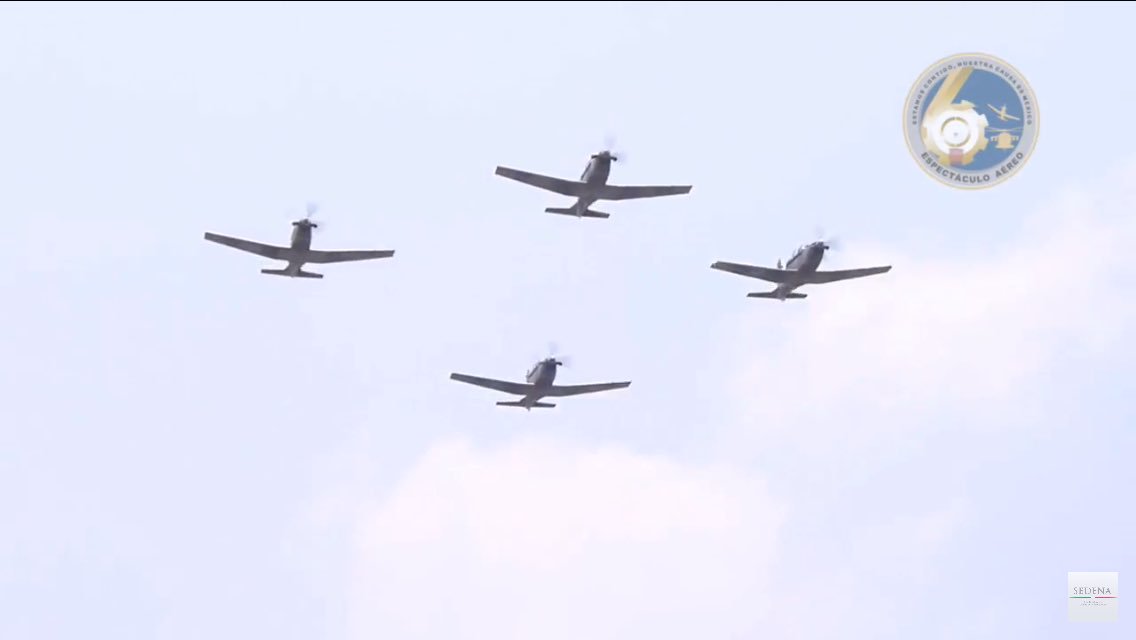 STIRTTnacional's tweet photo. Felicidades a los pilotos y personal de la Fuerza Aérea por el 6to Espectáculo Aéreo, #capacidad y #amor por México https://t.co/JedmrhqrPc