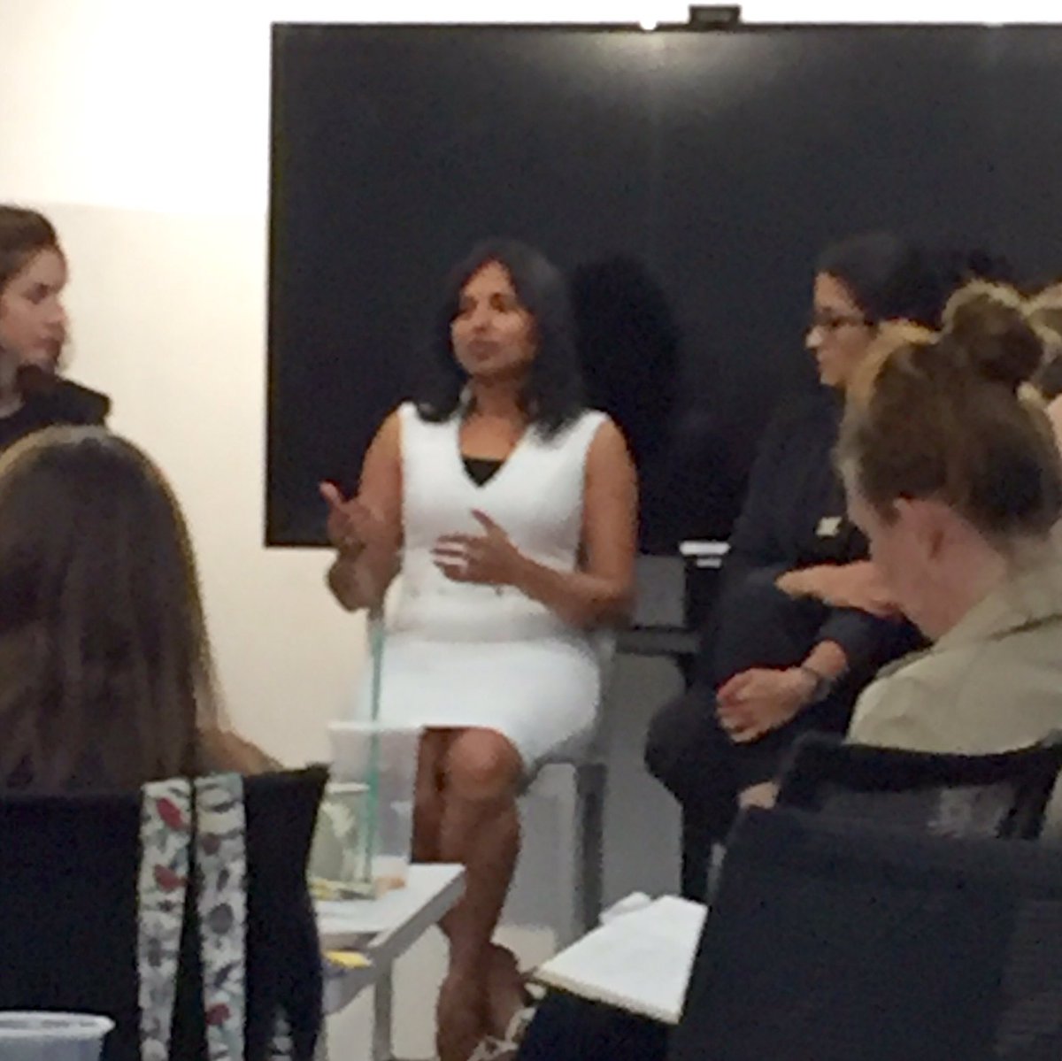 Yes! Agree with <a href="/TheClearScoop/">The Clear Scoop</a> founder <a href="/swarnak7/">Swarna</a> - we must reduce #toxicexposure in #makeup &amp; #skincare. #ShiftTank