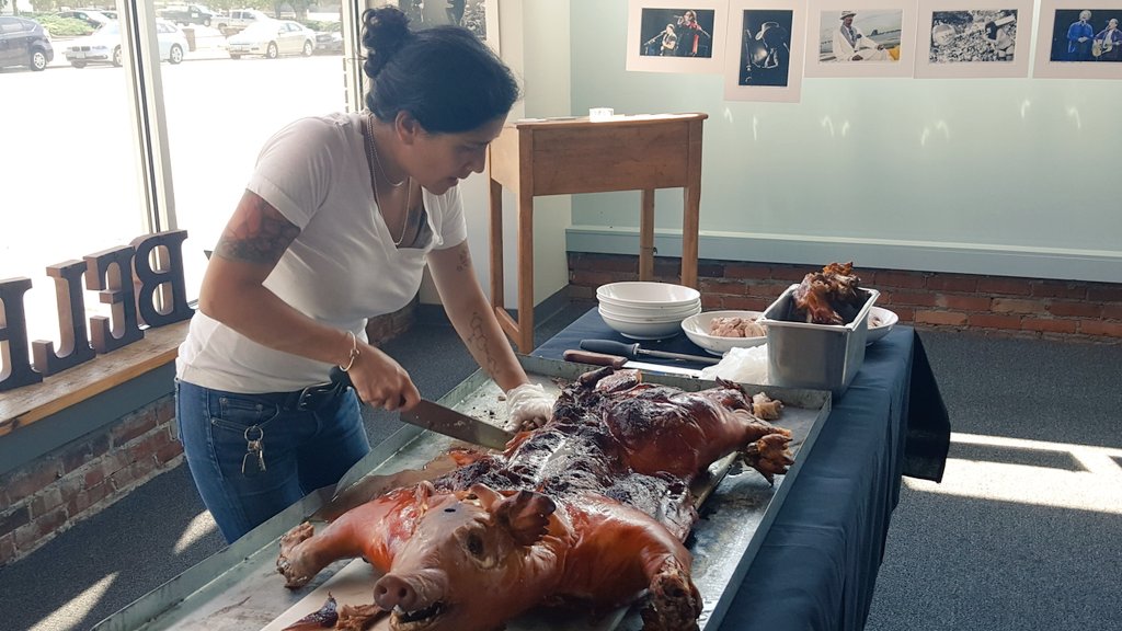 MacCocktail's tweet photo. Chef @CelinaTio carving my lunch!
"Spanish Wines & Food Luncheon"
@WineDogBoy #POPFEST2016 @PoPFestKC https://t.co/3g4bQCsTQA