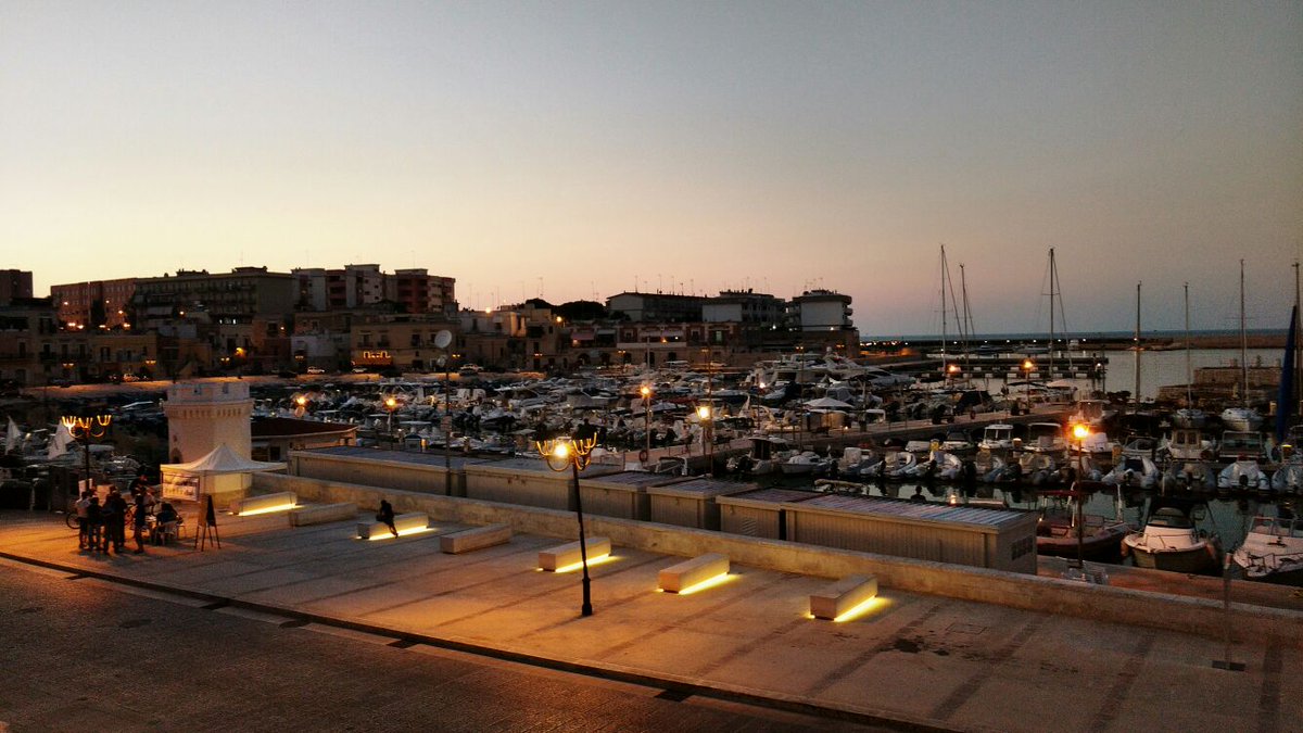 LBA_Bisceglie's tweet photo. Vedi il mare quant'è bello...
#LBA2016
Un'immagine vale più di mille parole. https://t.co/bNrpurOF4t