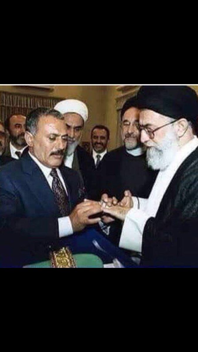 #اليمن_الان #نجران_الان #اعادة_الامل عفاش يضع الخاتم في يد أسياده الذي لن ينفعوه سيكون رأسه معلق على أبواب صنعاء