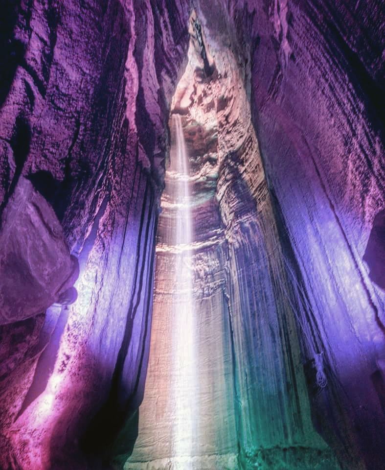 LiasDabit's tweet photo. America's highest underground waterfall https://t.co/fXYfVrDceh https://t.co/4X4cQxKLo6