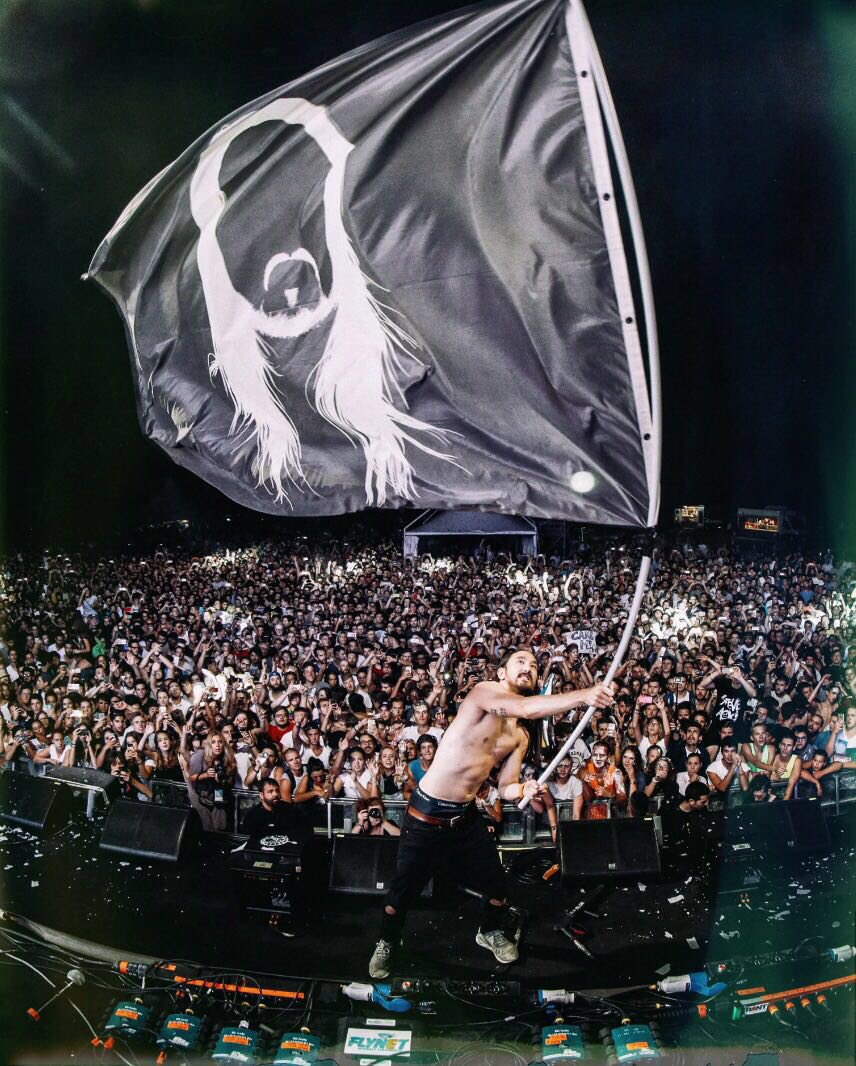 I can't believe summer is almost over. Went by so fast. That's why we got to live in the present. ⏰⏰⏰ #thepowerofnow https://t.co/lNZvMnbnMa