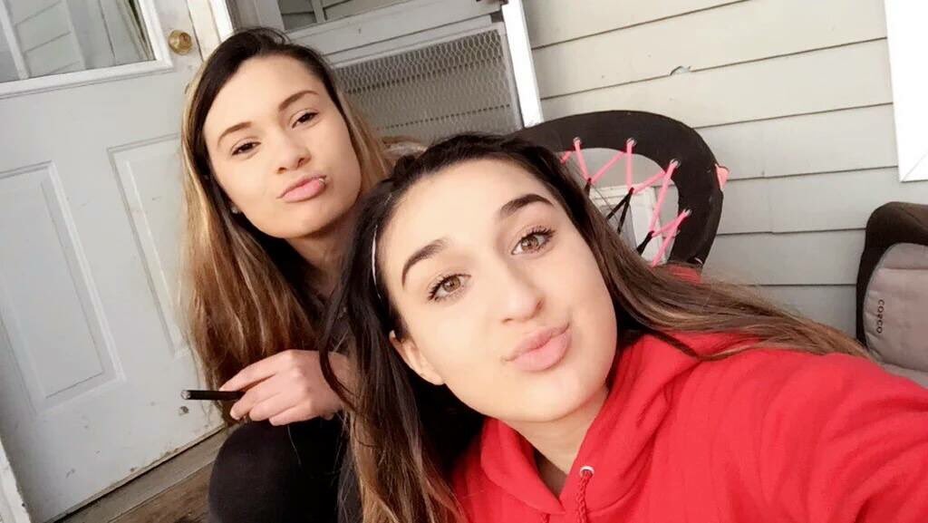 fagggo_t's tweet photo. happy birthday b!! ๐๐ I hope u have a great fucking day girl!! #illestbitchalive https://t.co/nh3CALAhta