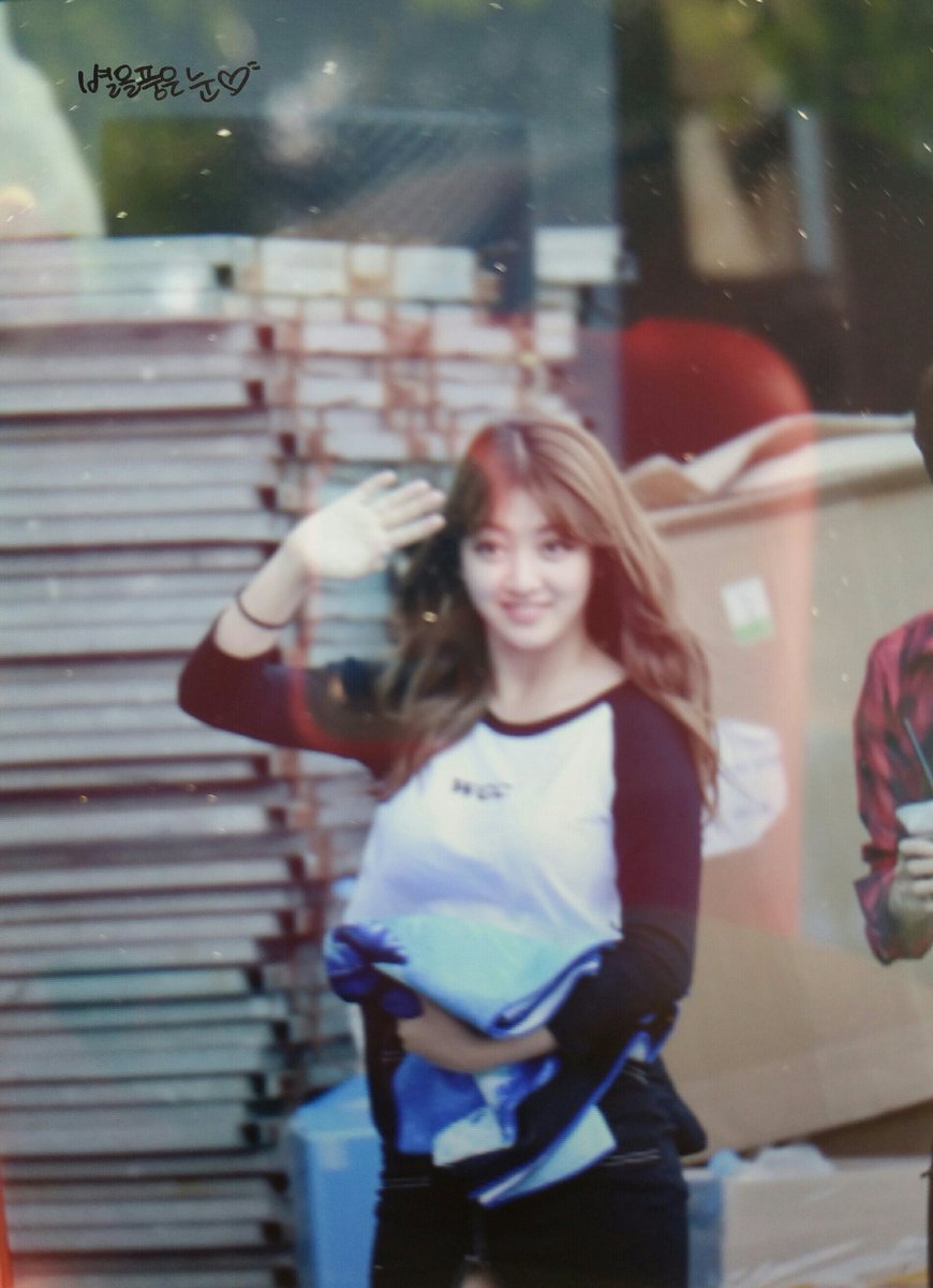 [트와이스] 오늘자 인가 출근하는 지효와 정연 | 인스티즈