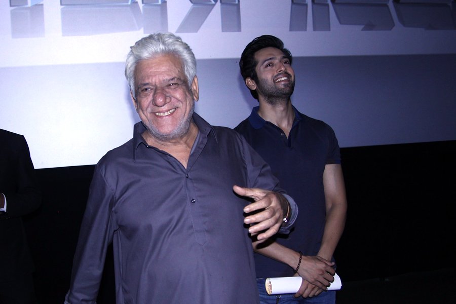 fahadmustafa26's tweet photo. #ACTORINLAW #PROMOTIONALACTIVITY #PRESSMEETUP #RELEASINGONEIDULAZHA https://t.co/B6yydeLwfE