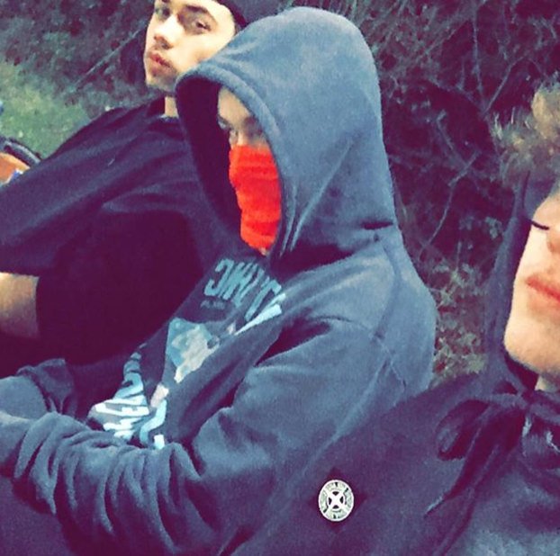 Young_JCJ's tweet photo. Me and the guys are out ready to fuck shit up https://t.co/5p7cN2IlkY