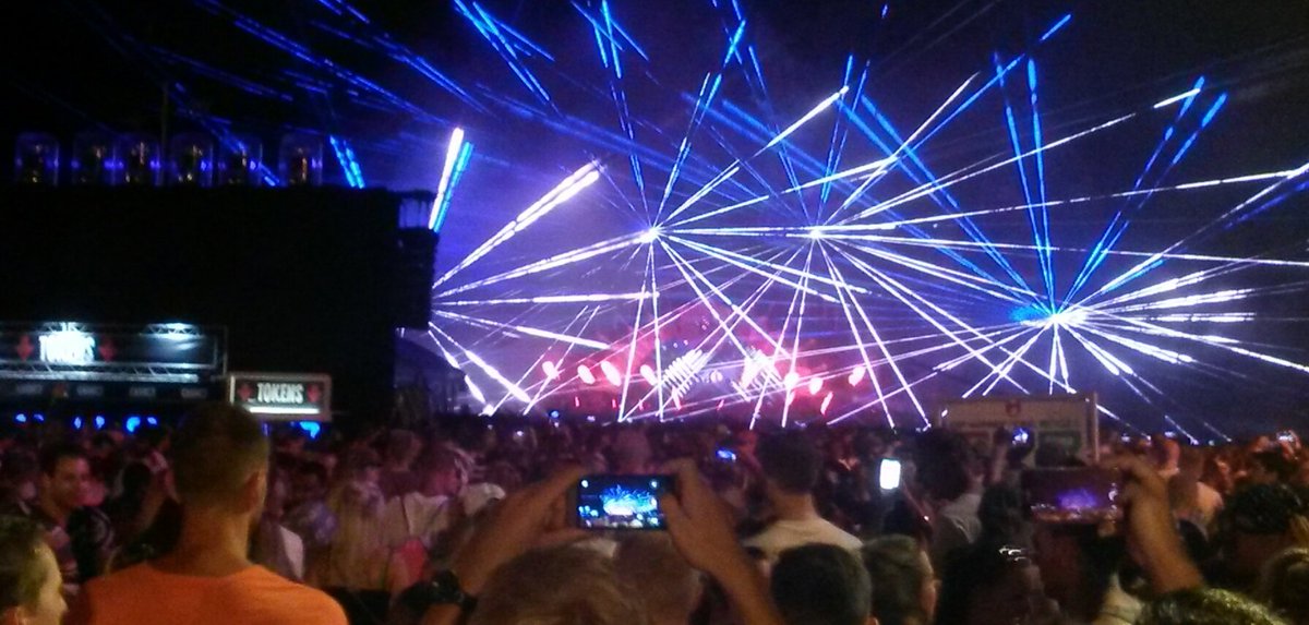 Emiel_1985's tweet image. .@Mysteryland @ #Night #Mainstage #MLNL #ML16 #ML2016 #Mysteryland #Netherlands #festival #Amsterdam #OneMoreHashtag