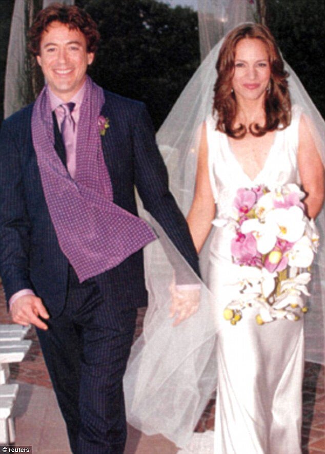taykwash's tweet photo. "I was wondering if maybe you'd wanna, like, be my wife one day?"
#TeamDowneyAnniversary 👰🏽💖 (crying) https://t.co/FrtBXCDm1u