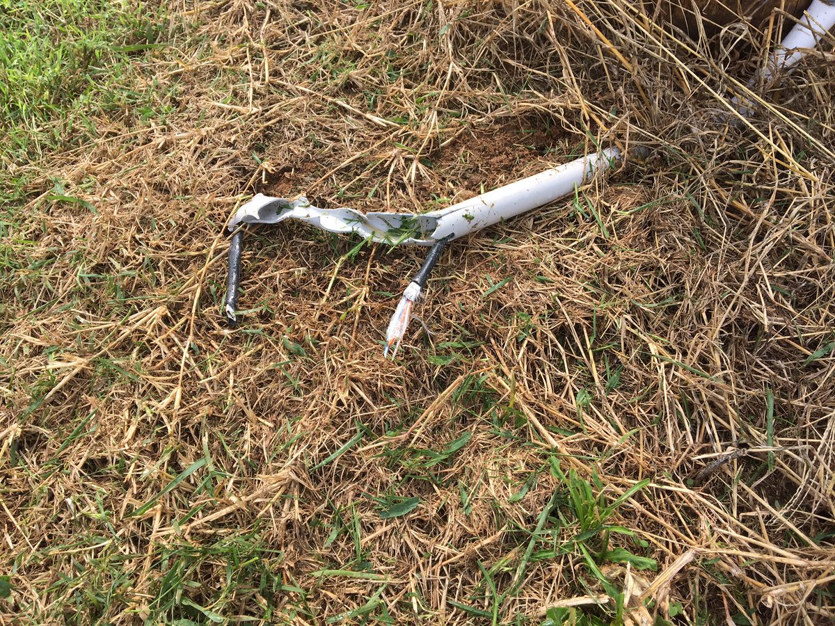 samuel_clements's tweet image. That's gonna be a bad day for a neighbor. #badinstall