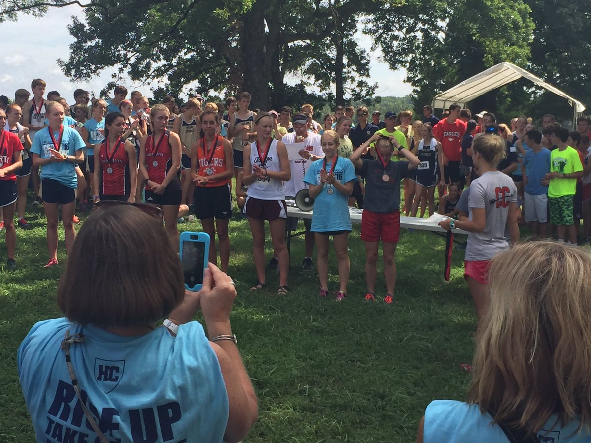 BakeryBaker's tweet photo. @OsageCC Way to go Micah Hill for medaling in 15th place for Varsity &amp; Nevaeh Henley medaling 15th in JV @Jeff City https://t.co/z1wmuCqdtF