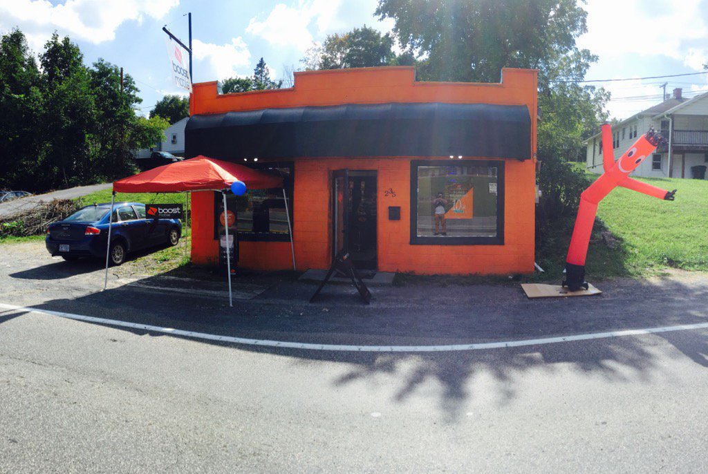BoostMobileWV's tweet photo. We got our puppet #billy out here #dancing all day at out Eisenhower location #boostmobile #beckleywv come see us https://t.co/OB2jJX6WTY