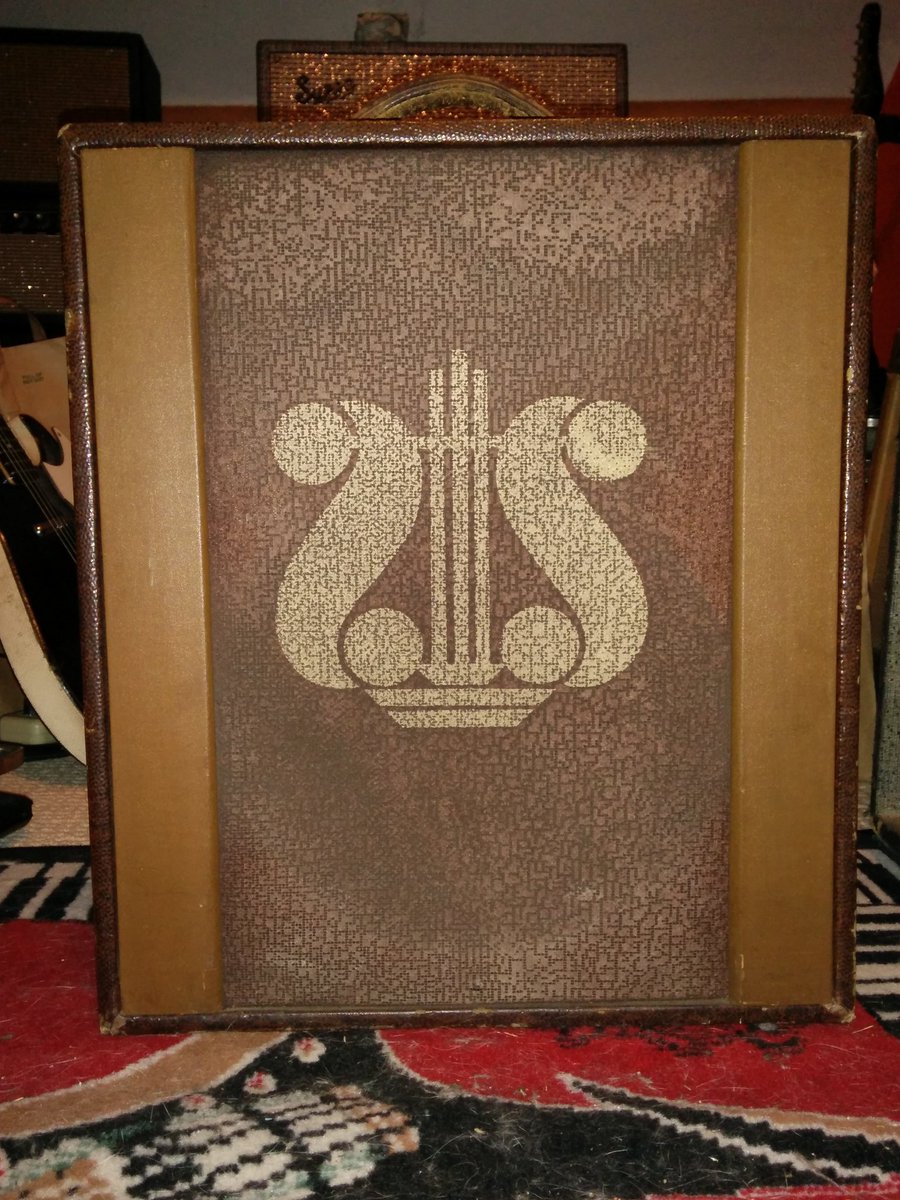 TomsAmpsDetroit's tweet photo. https://t.co/HQ6uV8YWIT #Detroit #HowlingDiablos guitarist Erik Gustafson rocked our 1947 Premier 66 #Amp today. https://t.co/uZZGha2m4d