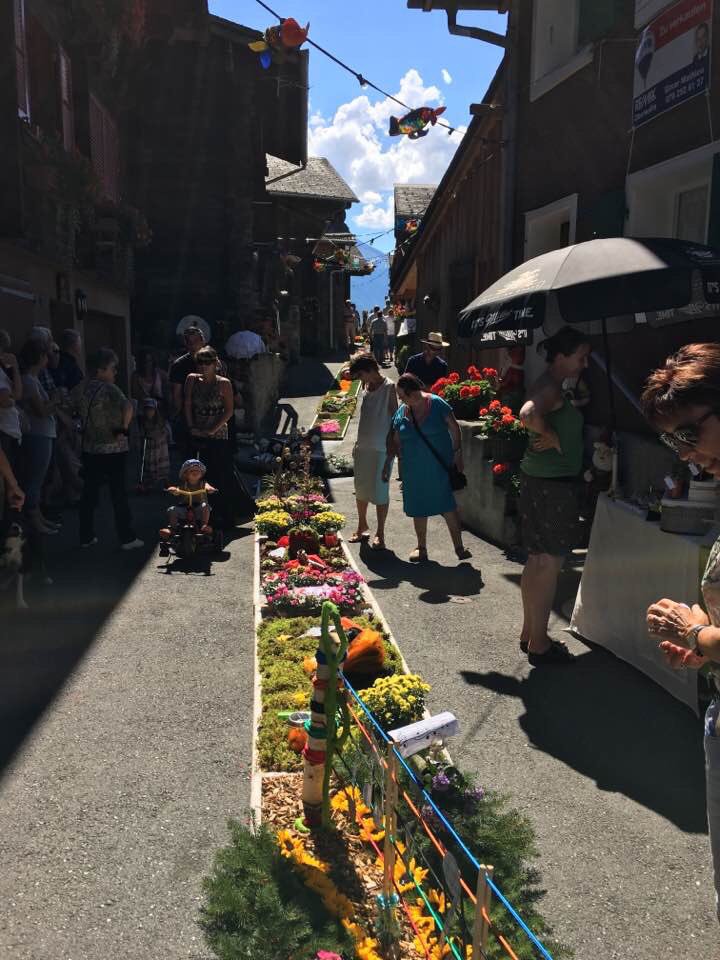 Roberto_VS1's tweet photo. #Le Monde des Fleurs #Blumenwelt #Guttet-Feschel https://t.co/1LlNvSUlex