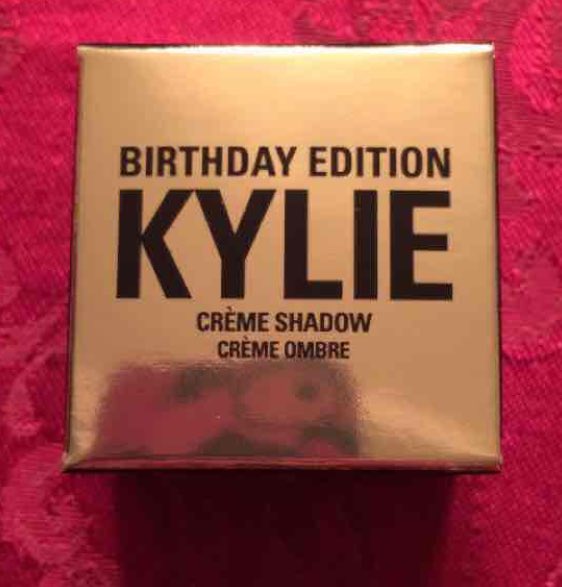 Reward's tweet photo. RT to win✨

B-Day Rose gold creme shadow 🌹

*must be following me &amp; @Flavors with notifications on* 👀

Good luck ❤️ https://t.co/5GzD6zJFzt
