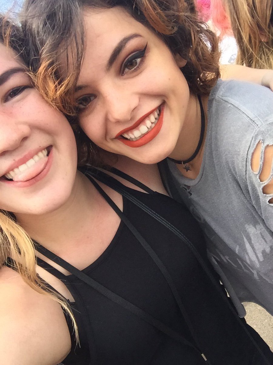AestheticHV's tweet photo. Casey and Nia with fans yesterday || #SLFLSaltLakeCity #SLFLUtah || Via @DailyHVUpd https://t.co/8KVDsDH5AH