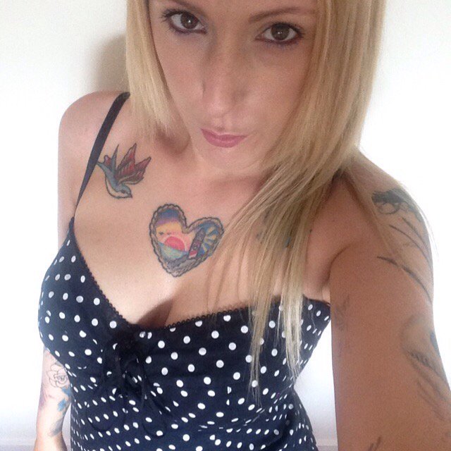 paigelcake's tweet photo. ✨🎂Chillin, relaxing, come hangout with #liveme~ unicornbby2H4L🦄👶🏻’s #onairnow~ https://t.co/og2paDEAjw https://t.co/wjZg2oGYgd