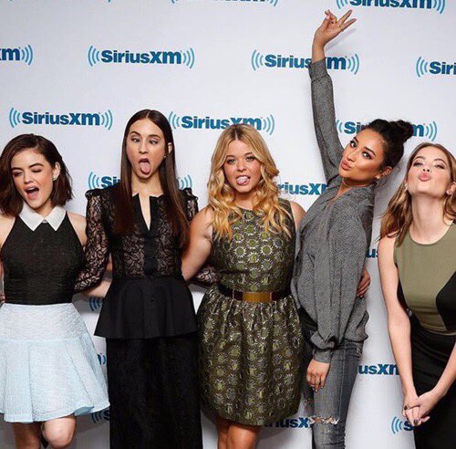 deviokai's tweet photo. ❤️❤️❤️❤️ #PLLWillLiveForever https://t.co/6MTqe7ujK6