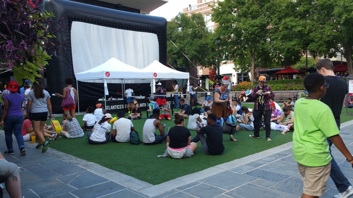 Avila1Emily's tweet photo. Atlantic Station #GoHuntATL https://t.co/y4TEmLZXOO