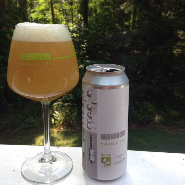 Resuin's tweet image. Enjoying a #Headroom by @trilliumbrewing on a beautiful day. Super flavorful and delicious! #beer