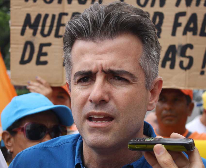 el_carabobeno's tweet photo. Feo La Cruz:Traslado de Ceballos bajo engaño fue una acción vil y criminal #CiudadEC https://t.co/xcSc4CMIo5 https://t.co/regZkSoO6Y