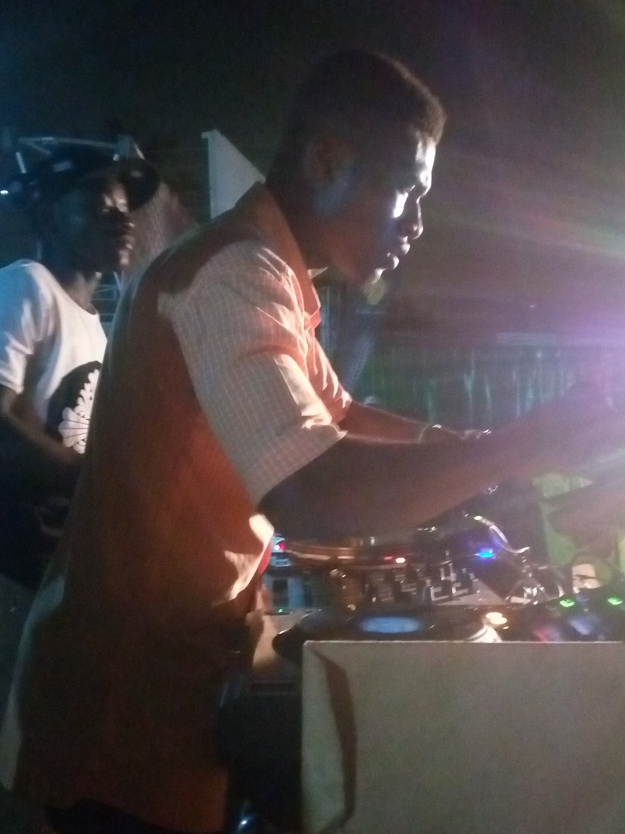 dzivonmensah's tweet photo. #DjFar West ,#Dj's Competition. @DaKansila @djlacuna1 @djicemangh @Asanteclickwise https://t.co/8CyvZn2oW2